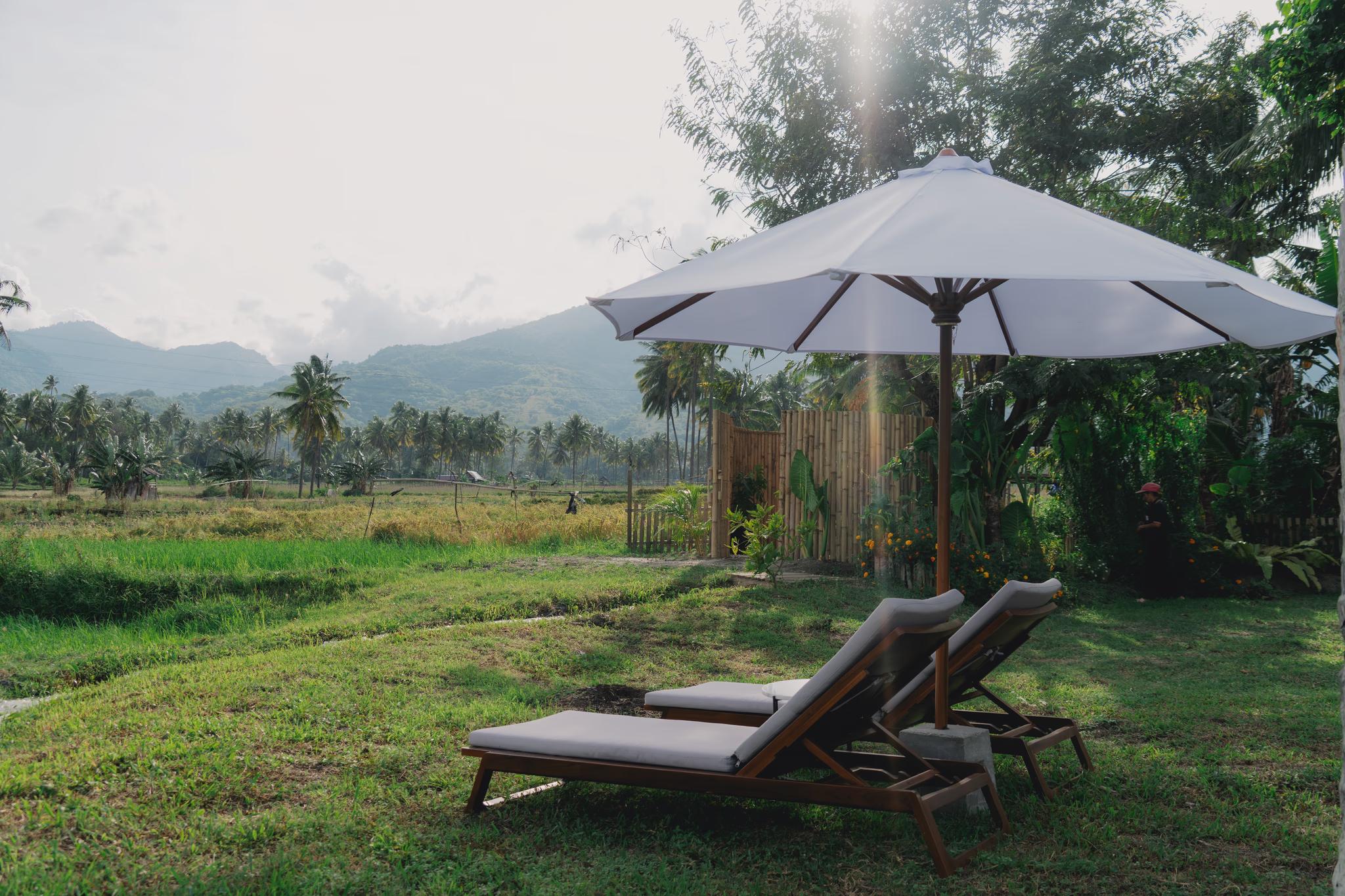 Bedroom with garden view