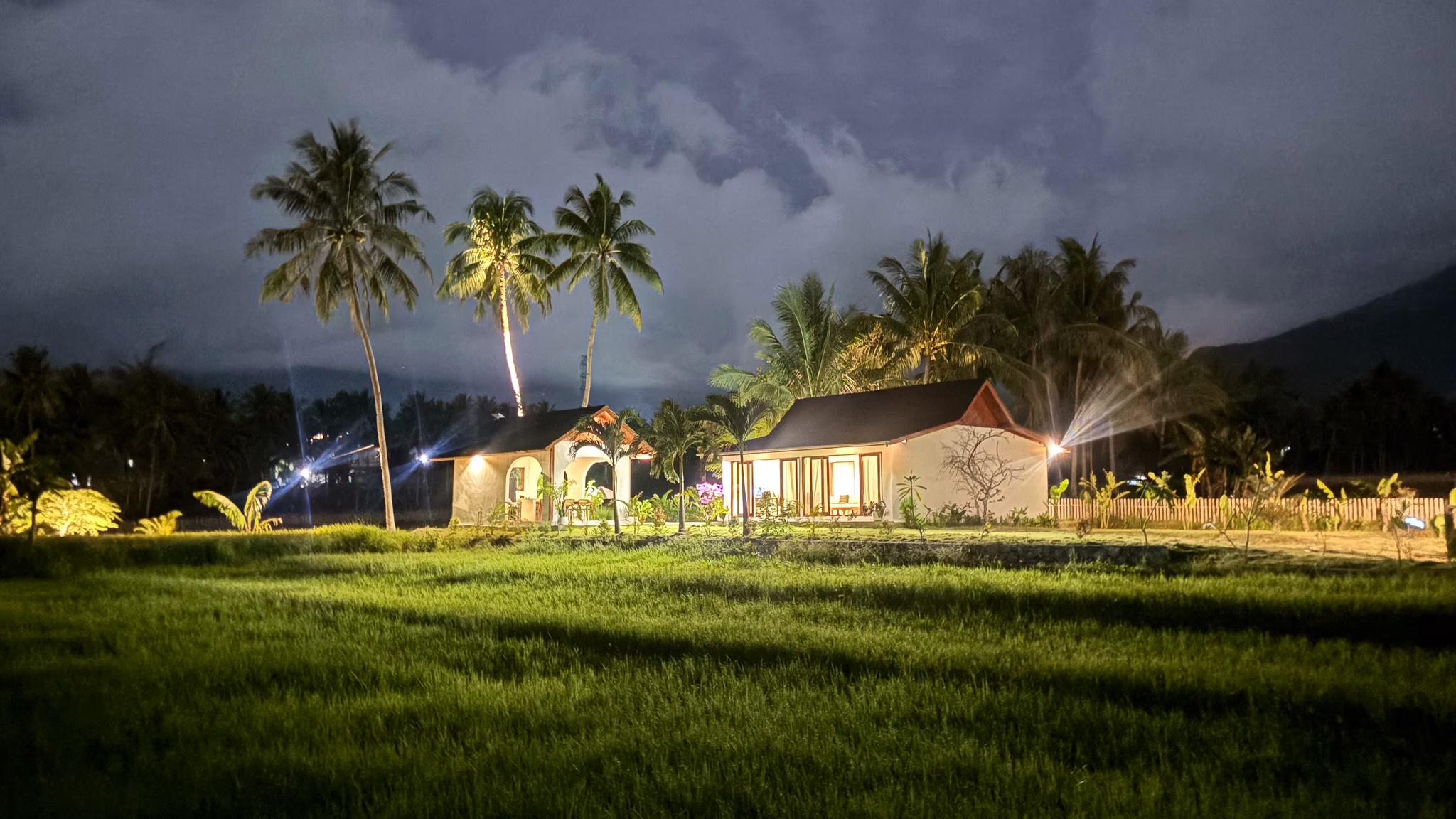 Outdoor lounge